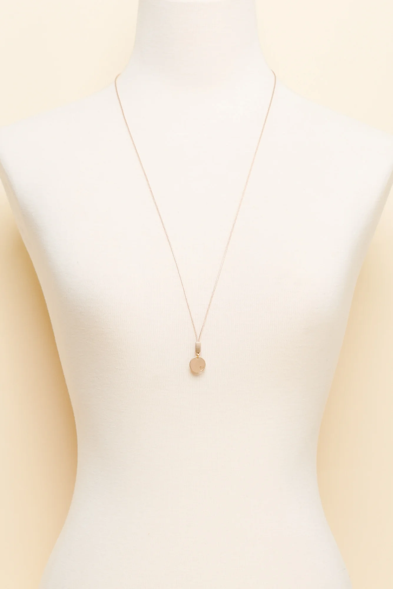 Donna Gold Heart Pendant Necklace - Image 2