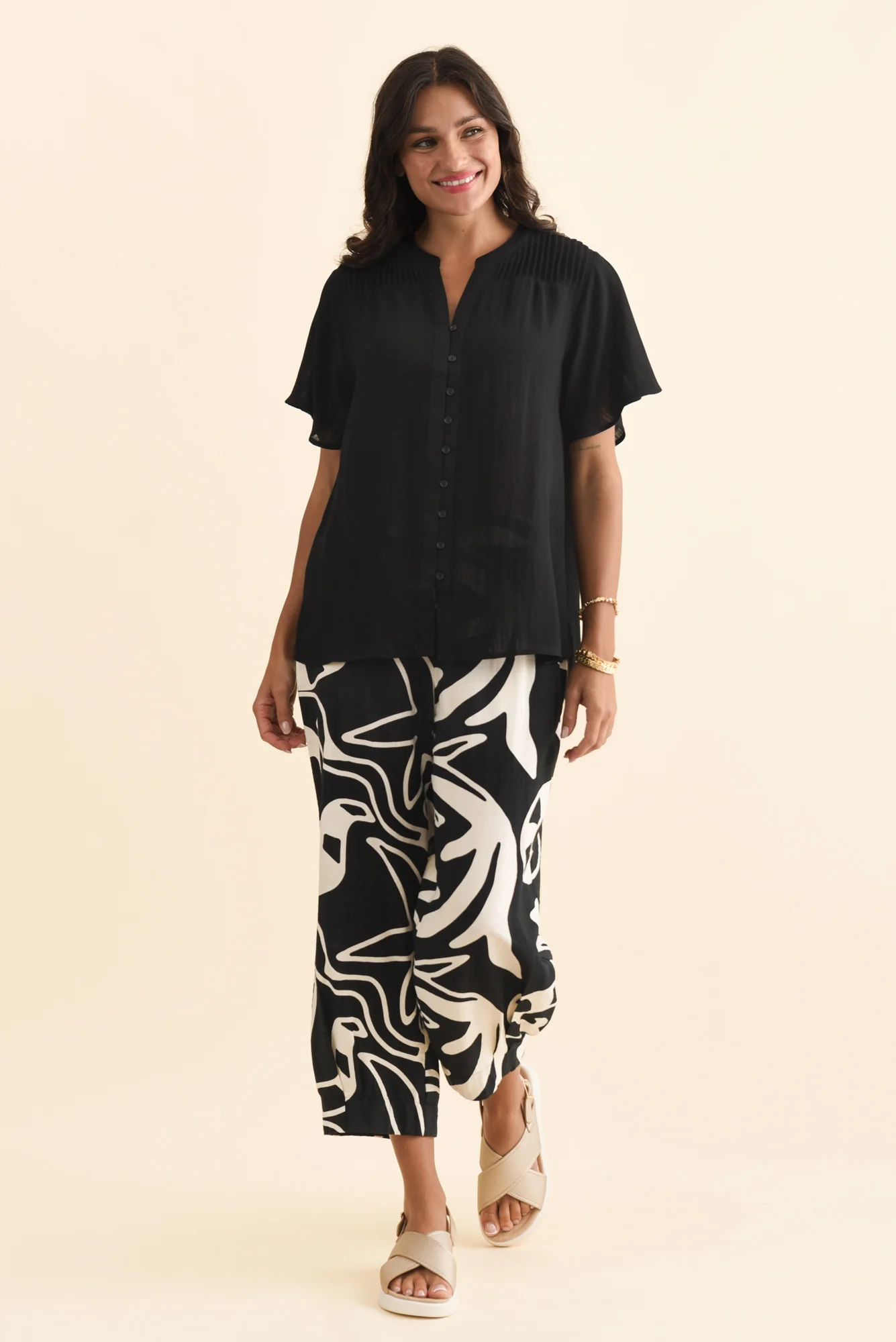 Ponny Black Linen Blend Button Top - Image 2