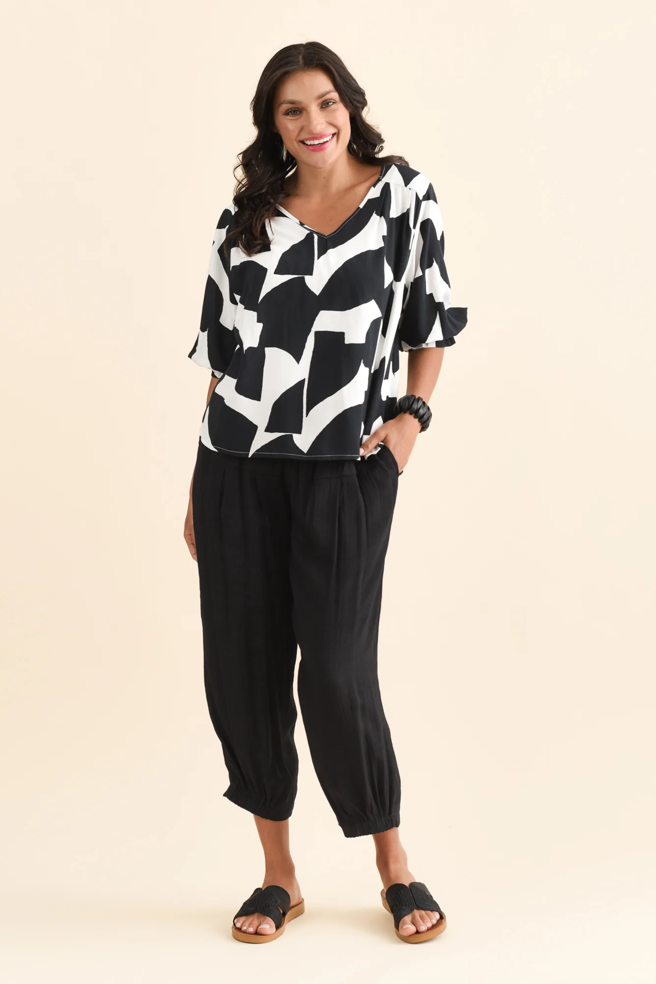 Vanita Black Pocket Pants - Image 6